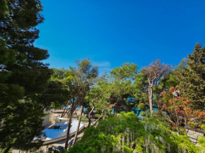 Apartment Mirna, 2-bedroom Apartment, Overlooking the Beach